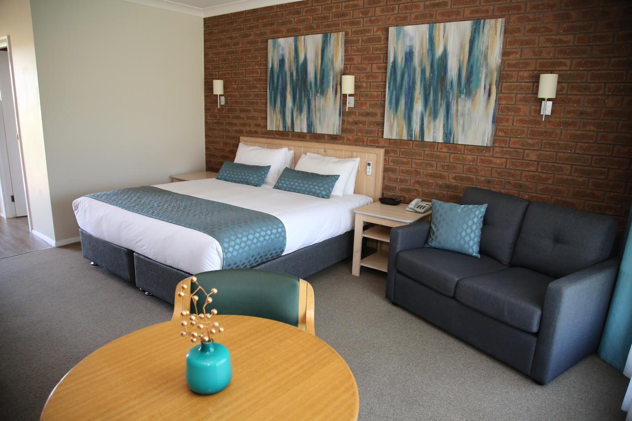 Howlong Golf Resort Motel 4*