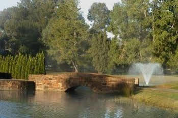 Howlong Golf Resort 4* Howlong
