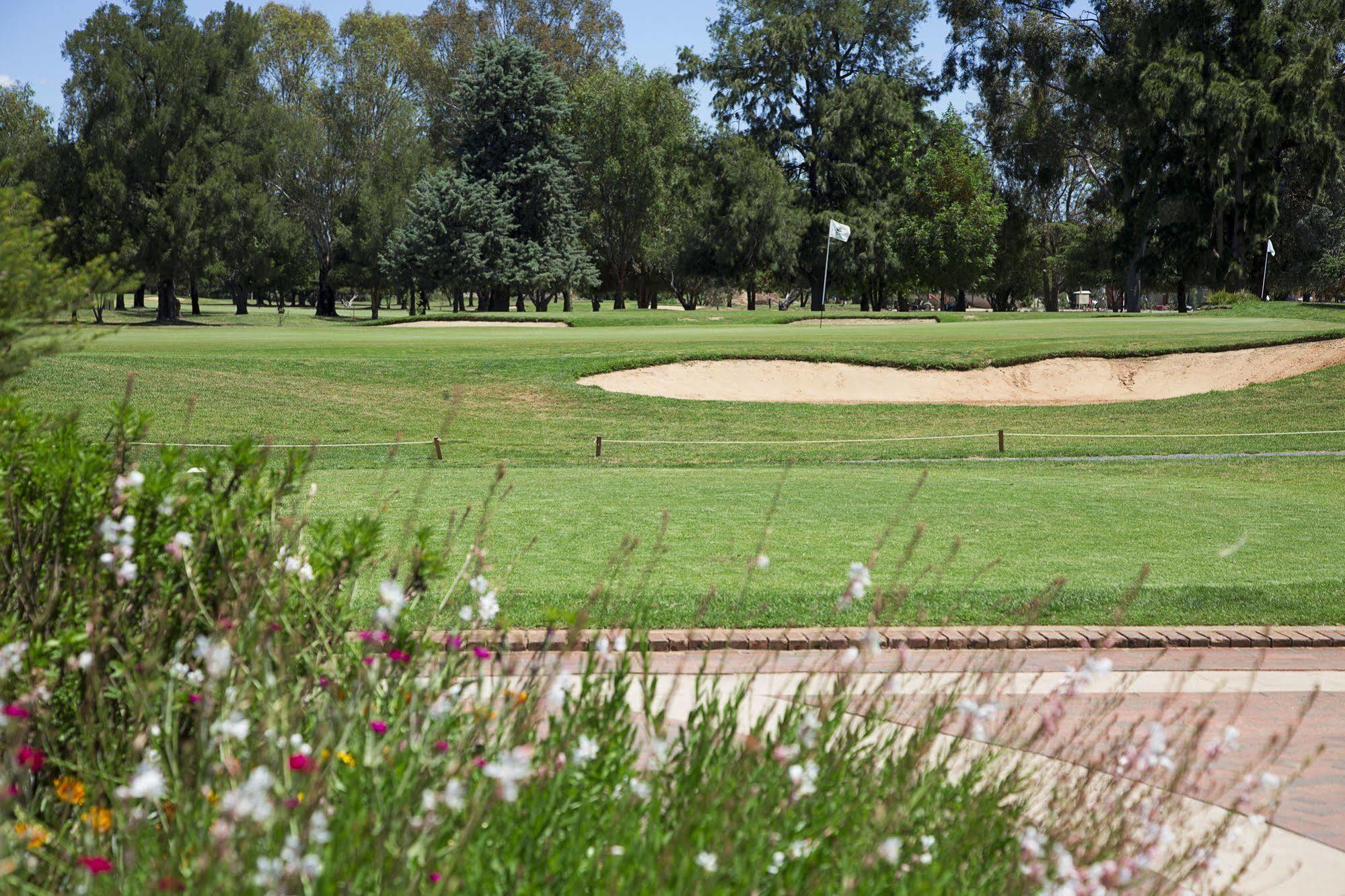 Motel Howlong Golf Resort 4*